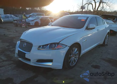 2015 Jaguar Xf 2.0T Premium z USA, uszkodzony, nr VIN SAJWA0FSXFPU60462
